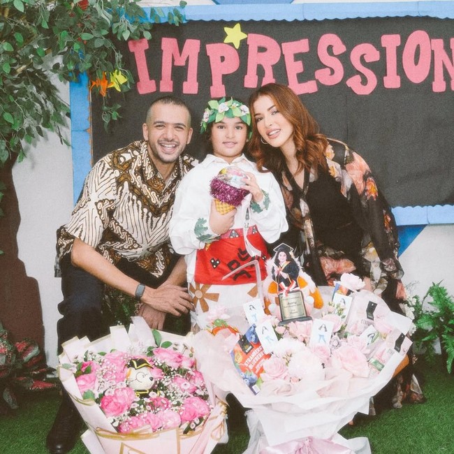 Tasya Farasya Unggah Foto Anak Lulus TK, Mantan Suami Disorot