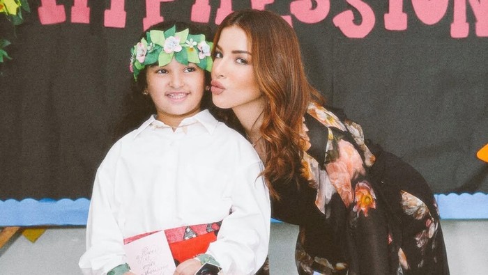 Tasya Farasya Unggah Foto Anak Lulus TK, Mantan Suami Disorot