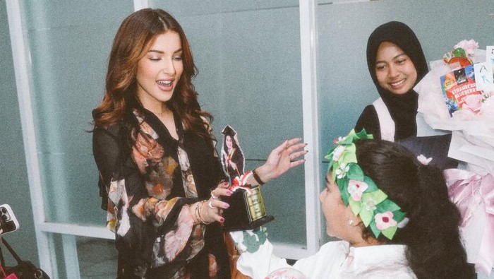 Tasya Farasya Unggah Foto Anak Lulus TK, Mantan Suami Disorot