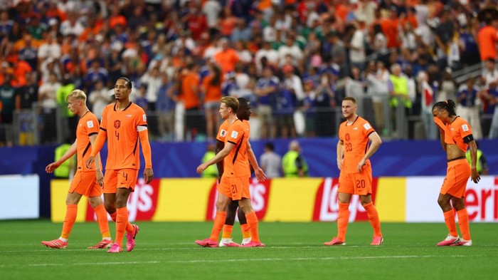 Soccer Football - FIFA World Cup 2026 - Group F - Netherlands v Japan - Dallas Stadium, Arlington, Texas, U.S. - June 14, 2026 Netherlands Virgil van Dijk and teammates react after the match REUTERS/Hannah Mckay