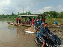 Video: Jembatan Serayu Banyumas Tutup, Warga Kini Menyeberang Pakai Perahu