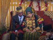 Viral Adik di Majene Naik Pelaminan Gantikan Kakak yang Meninggal H-1 Resepsi