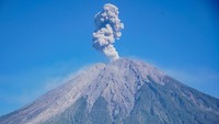 Gunung Ibu, Lewotobi Laki-laki dan Semeru Erupsi Beruntun Malam Ini