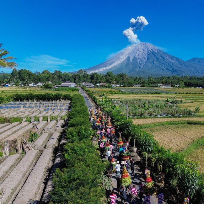 Gunung Semeru Catat Aktivitas Vulkanik Tertinggi di Indonesia