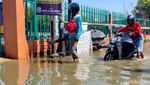 Banjir Rob Merendam Kawasan Pesisir Sidoarjo
