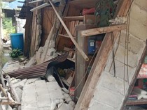 Rumah Warga-Kantor Bupati Rusak Diguncang Gempa M 6,7 Palu