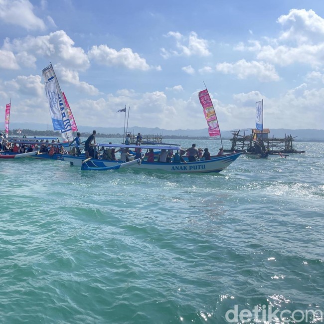 Potret Kemeriahan Hajat Laut Pangandaran 2026