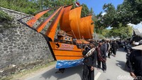 Pawai dongdang dan budaya. Masing-masing perwakilan warga sekitaran pesisir dibagai beberapa kelompok membawa hiasan budaya. Selain warga lokal, perwakilan warga dari sejumlah daerah dan komunitas hadir memberikan sajian budaya khas dan hasil bumi, termasuk perwakilan nelayan se-Pangandaran.