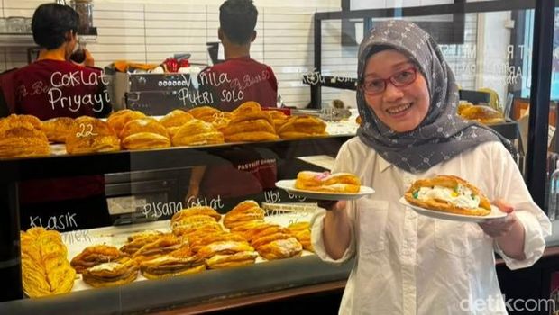 Kedai Pastri Lipat di kawasan Pecinan Pasar Gede yang kini sedang hits di Solo.
