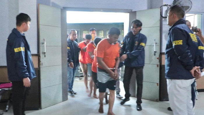 Komplotan pencuri alat pembakaran dupa di Rohil. (Foto: Dok Polres Rohil)
