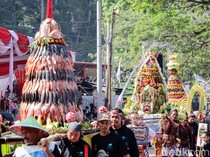 Video: Kemeriahan Larungan Telaga Ngebel, Ikan Nila 3 Kuintal Jadi Rebutan