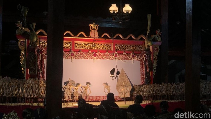 Pementasan Wayang Kulit Gedhog di Keraton Jogja, Selasa (16/6/2026).