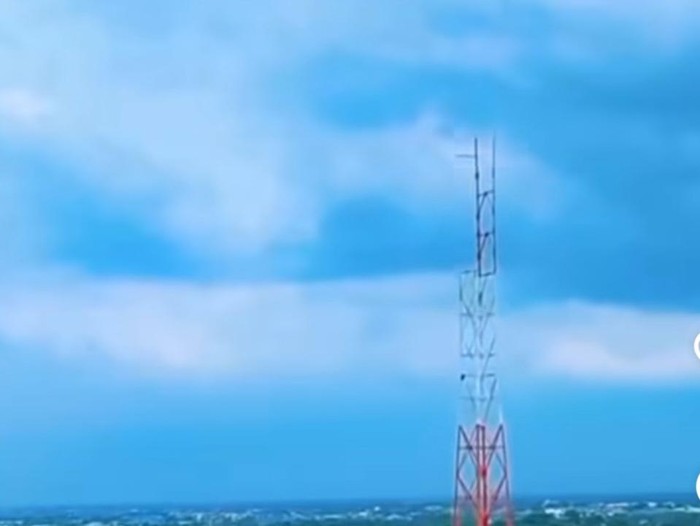 Penampakan tower telekomunikasi di Binjai yang hilang karena dicuri (Tangkapan layar video viral)