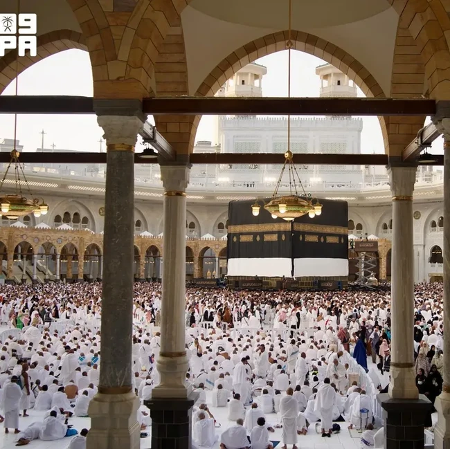Foto: Kiswah Kabah Diganti buat Sambut Tahun Baru Islam