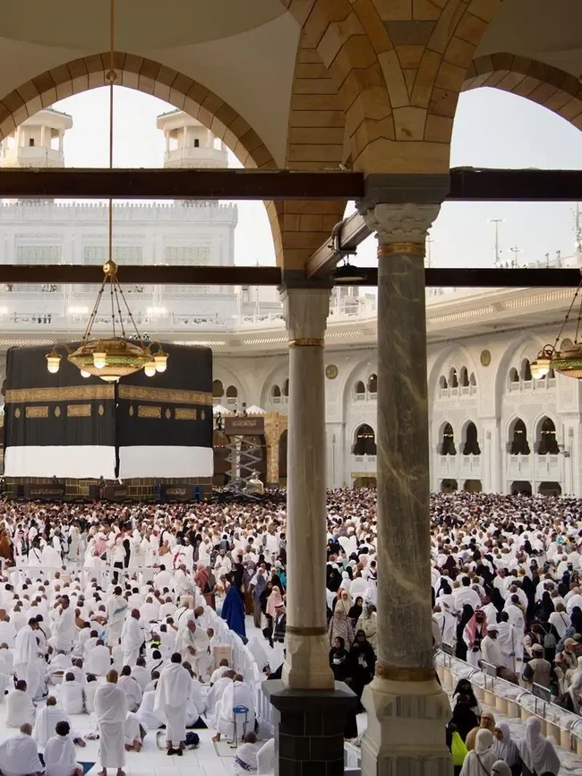 Foto: Kiswah Kabah Diganti buat Sambut Tahun Baru Islam