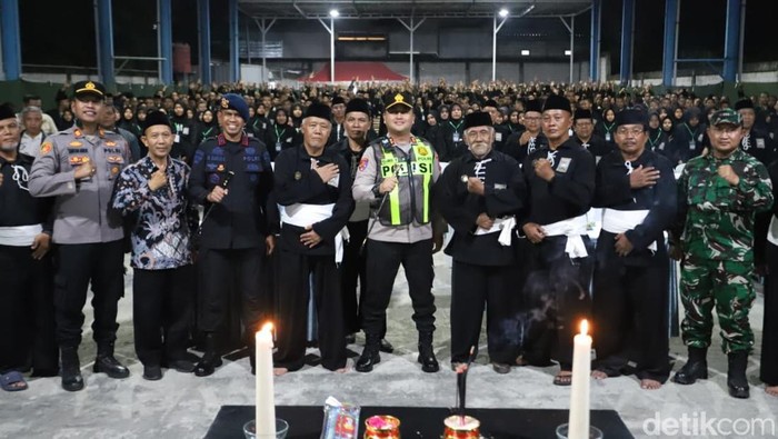 Personel gabungan mengamankan kegiatan pengesahan calon warga PSHT