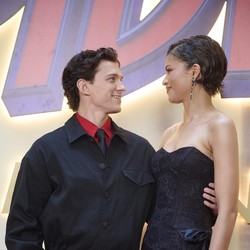 Tom Holland Kasih Kode Tipis Udah Resmi Nikahi Zendaya