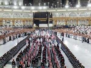 Saudi Ganti Kiswah Kabah, Tanda Tahun Baru 1448 H Dimulai