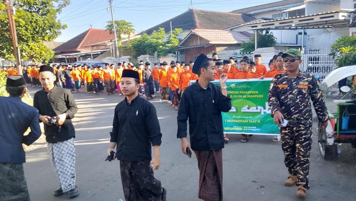 Ribuan Santri dan Warga Jember Gelar Kirab Akbar Sambut 1 Muharam