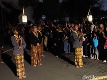 Khidmat Kirab Malam 1 Suro di Puro Mangkunegaran Solo