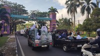 Ribuan warga dari berbagai kecamatan memadati jalanan menuju Islamic Center Ciamis dalam Pawai Taaruf menyambut Tahun Baru Islam 1448 Hijriah.