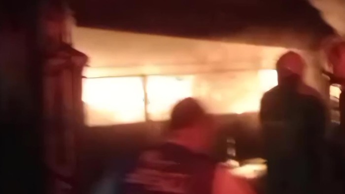 Toko sparepart motor terbakar hebat di Citereup, Bogor, Jawa Barat. (dok damkar Kab Bogor)