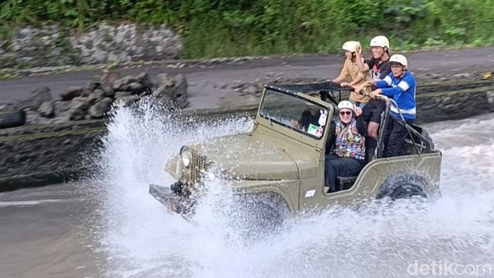 Wisata Lava Tour Merapi di Kabupaten Sleman, Daerah Istimewa Yogyakarta.