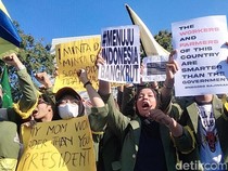 Demo Mahasiswa Depan Gedung Grahadi