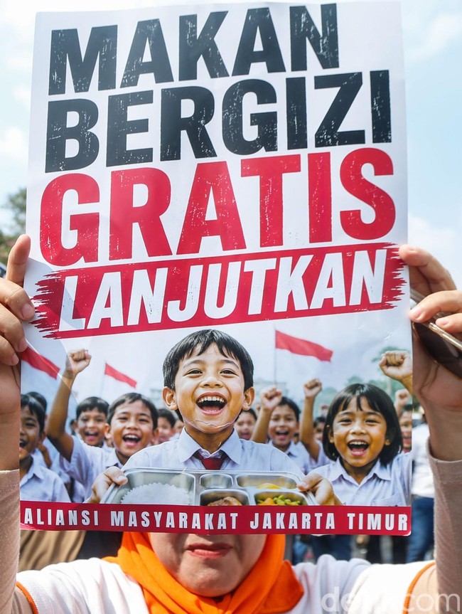 Aksi di Patung Kuda, Massa Minta Program MBG Tetap Berjalan