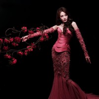 Di media sosial, pemain ‘You Are My Glory’ yang mendapat penghargaan ‘Recommended TV Actress of the year’ untuk perannya dalam ‘Sword Rose’ ini disebut seperti ‘dewi yang turun dari surga’. Foto: Weibo