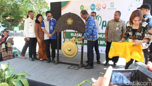 Wagub NTT, Johni Asadoma, di RSU Undana Kupang, Rabu (17/6/2026).