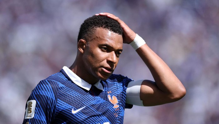 EAST RUTHERFORD, NEW JERSEY - JUNE 16: Kylian Mbappe #10 of France reacts during the FIFA World Cup 2026 Group I match between France and Senegal at New York New Jersey Stadium on June 16, 2026 in East Rutherford, New Jersey. (Photo by Kevin C. Cox/Getty Images)