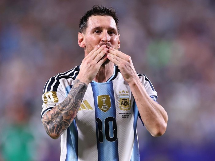 KANSAS CITY, MISSOURI - JUNE 16: Lionel Messi of Argentina celebrates after scoring a goal to make it 3-0 during the FIFA World Cup 2026 Group J match between Argentina and Algeria at Kansas City Stadium on June 16, 2026 in Kansas City, United States. (Photo by Robbie Jay Barratt - AMA/Getty Images)
