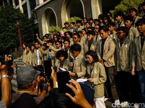 Mahasiswa UGM soal Alasan Geruduk Acara Diskusi: Bawa Pejabat ke Jalan
