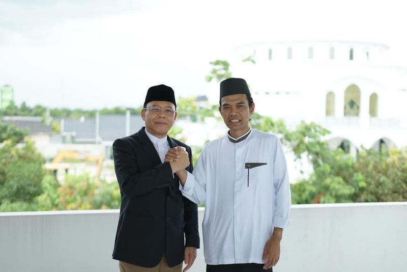 Mardiono bersama Ustaz Abdul Somad.
