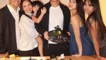 Momen Neona Ayu Dapat Kue Ultah Merah Muda Spesial Sweet 17!