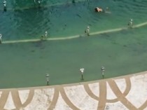 Video: Viral Orang Berenang di Kolam Bundaran HI, Ternyata Petugas PJLP