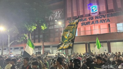 Euforia Suporter Peringati HUT ke-99 Persebaya