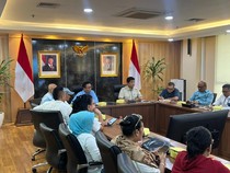 Massa yang Tuntut Lanjutkan MBG Bertemu Wamensesneg, Ini yang Dibahas
