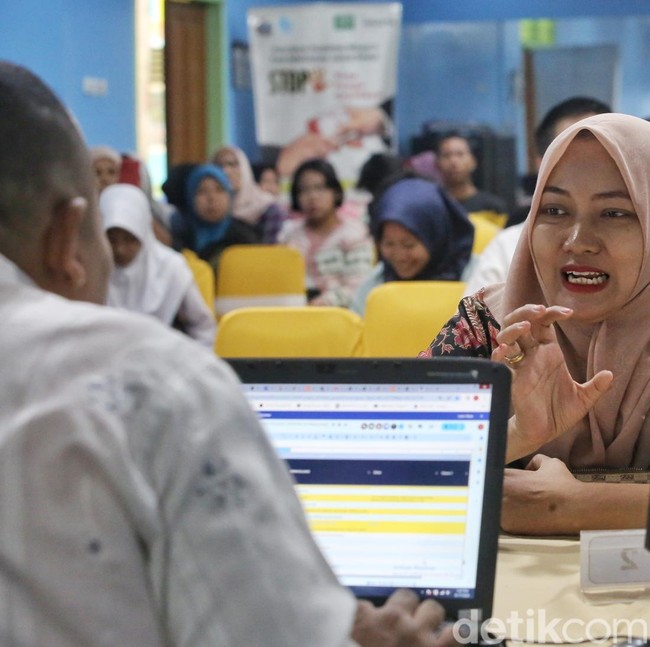 Posko SPMB Jadi Tempat Konsultasi Orangtua Murid