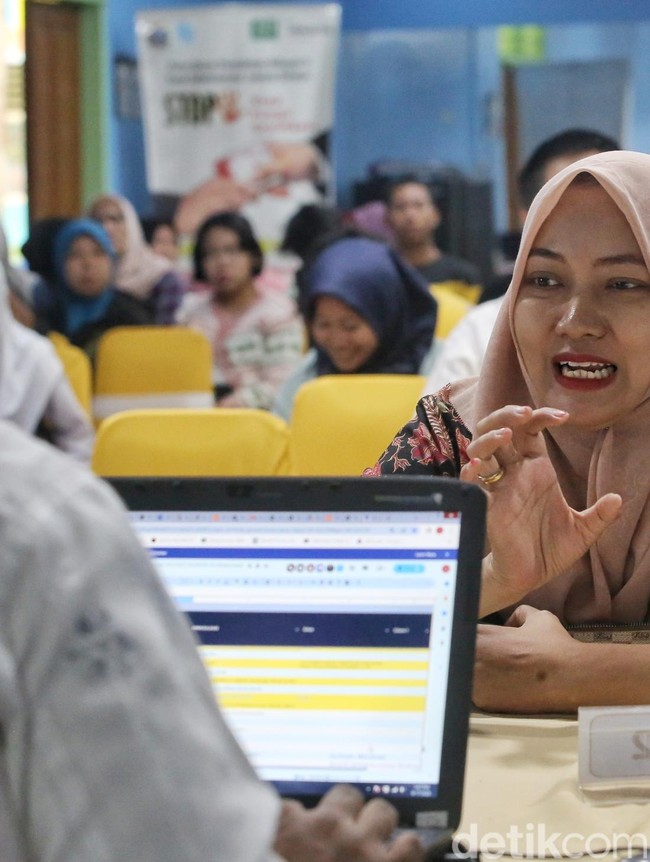 Posko SPMB Jadi Tempat Konsultasi Orangtua Murid