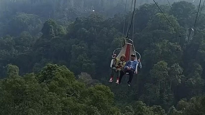Potongan video viral keranjang sultan langit tabrakan di Sukabumi