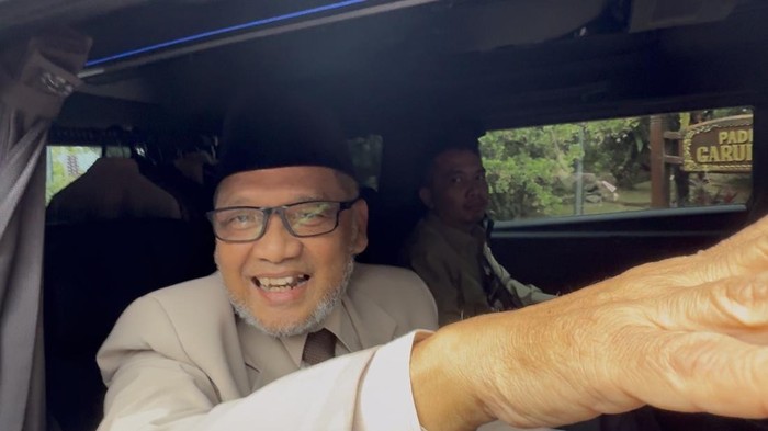 Presiden Prabowo Subianto memanggil Menteri Haji Mochamad Irfan Yusuf dan Wakil Menteri Haji Dahnil Anzar Simanjuntak ke Hambalang, Bogor.