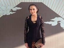 Prilly Latuconsina Belajar Bahasa Arab demi Main di Film Baru Baim Wong