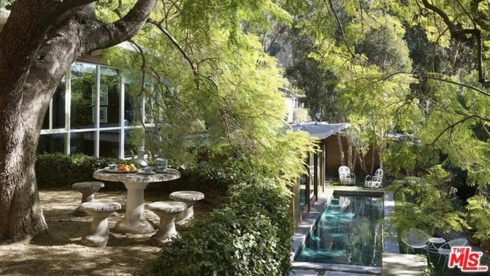Rumah Dakota Johnson yang dijual Rumah Dakota Johnson yang dijual