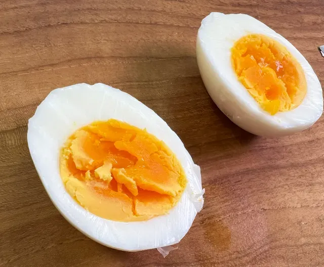 Telur Ayam Sutra Ini Harganya Rp85 Ribu per Butir, Gimana Rasanya?