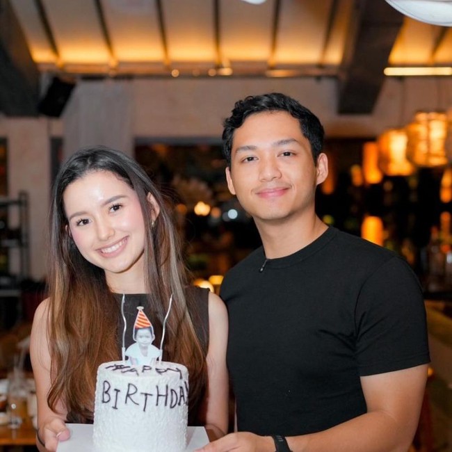 Ultah ke-24, Sarah Menzel Dapat Kue Spesial dari Azriel Hermansyah