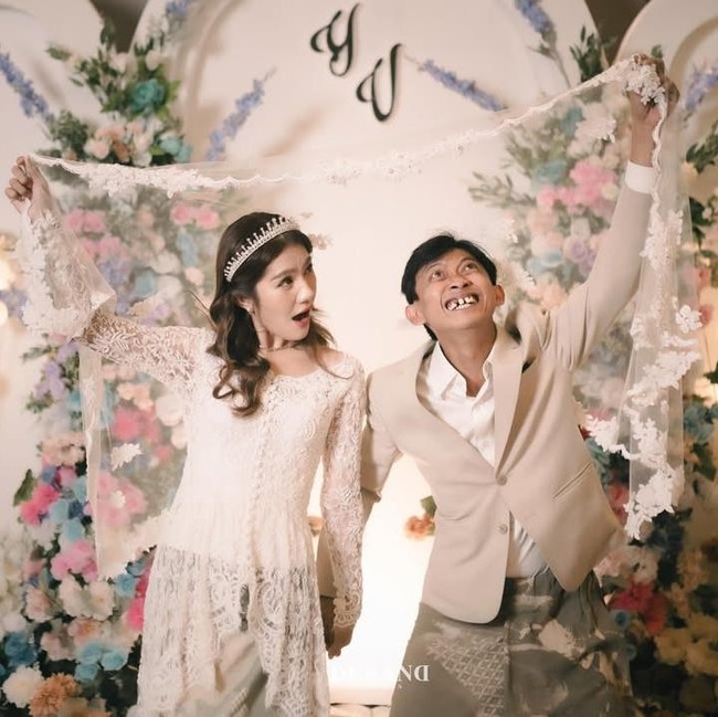 Perasaan Vini Caroline Setahun Nikah dengan Yono Bakrie
