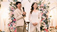 Vini Caroline ramai mendapat ucapan selamat setelah setahun menikah dengan Yono Bakrie. Samawa ya kalian berdua, komen @annisafawziyah. Sweet banget sih kalian, sahut yang lainnya. (Foto: dok Instagram vinicaroline)