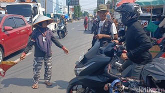 Jukir Wanita di Brebes Bagi 4 Hadiah Rp 100 Ribu Gagalkan Maling Rp 3,6 M
